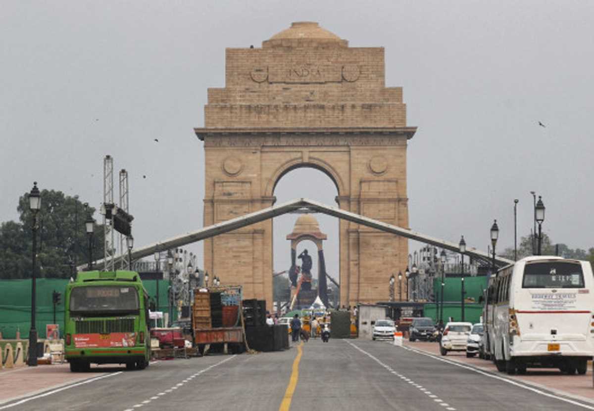 नेताजी की 28 फुट की प्रतिमा भारत में अखंड, हस्तनिर्मित मूर्तियों में से एक